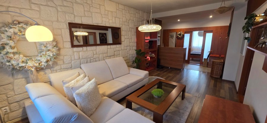 SLOVREAL - na predaj 3 izbový byt v centre mesta Žiar nad Hronom