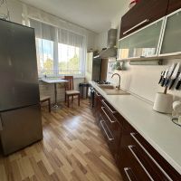 Na predaj 3-izbový priestranný byt Levice, 84 m² - foto 1