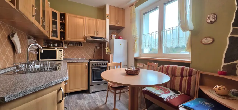 Na predaj 3-izbový byt Vyhne, 63 m² - foto 1